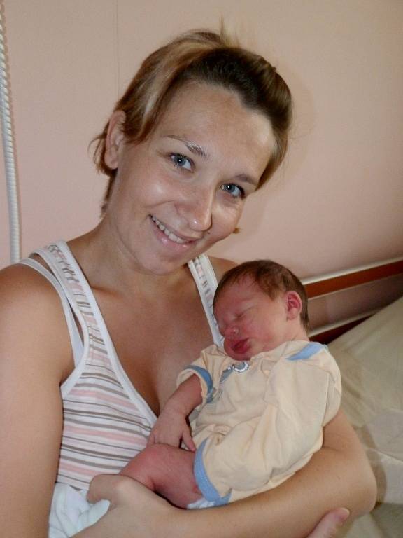 Barunka Maršíková přišla na svět 3. srpna a po porodu vážila 3 200 gramů a měřila 49 cm. Radost z dcerky mají nejen rodiče Helena a David, ale také čtyřletý bráška Davídek.