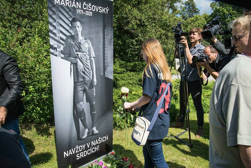 Poslední rozloučení s fotbalistou Marianem Čišovským.