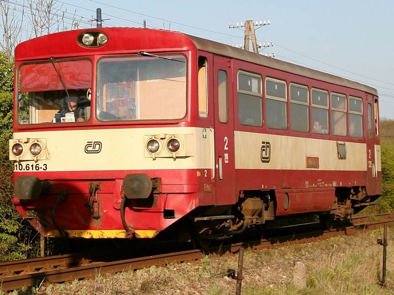 Vlak řady 810