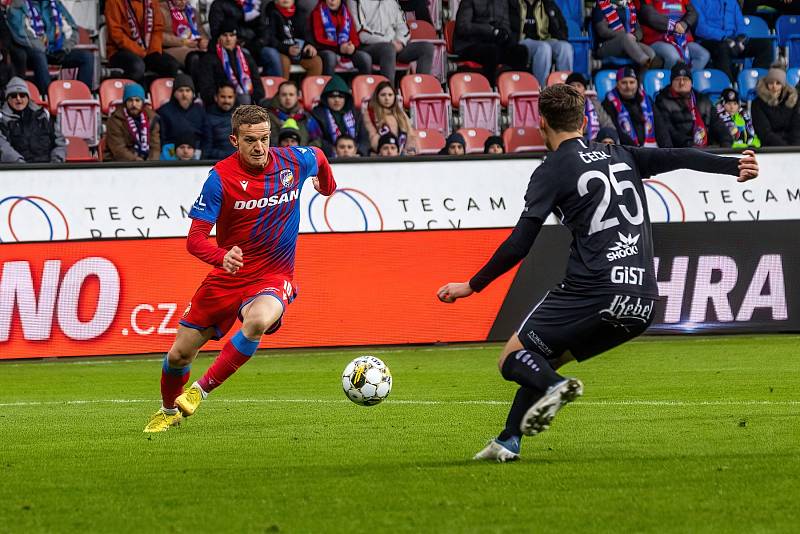 Fotbalisté Viktorie Plzeň podlehli na úvod ligového jara doma nečekaně Hradci Králové 1:2.