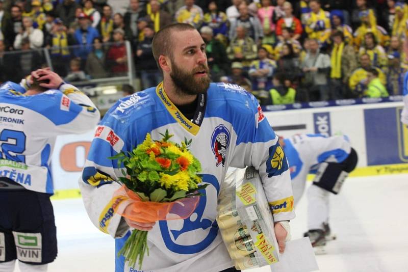 Hokejisté oslavují zisk historicky prvního titulu mistra na stadionu ve Zlíně