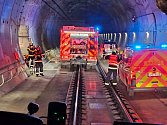 Skutečná nehoda vlaku v Gotthardském tunelu byla námětem nočního cviční u Plzně