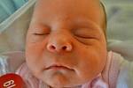 Karolínka Honzíková z Horní Lukavice se narodila 28. ledna 18 minut po 17. hodině mamince Jiřině a tatínkovi Pavlovi. Po příchodu na svět vážila sestřička dvouletého Pavlíka 2380 gramů a měřila 44 centimetrů