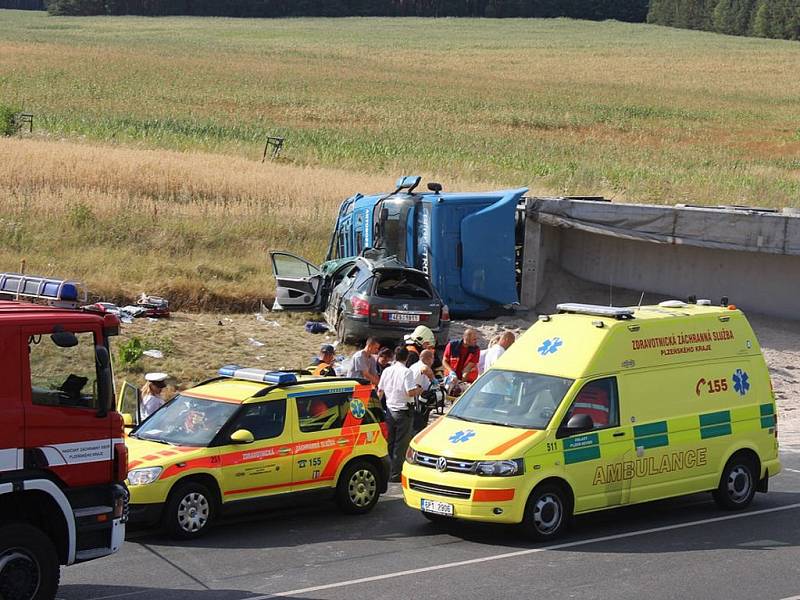 Tragická nehoda u Třemošné si vyžádala jeden lidský život.