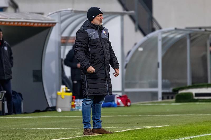 Fotbalisté Viktorie Plzeň podlehli na úvod ligového jara doma nečekaně Hradci Králové 1:2.