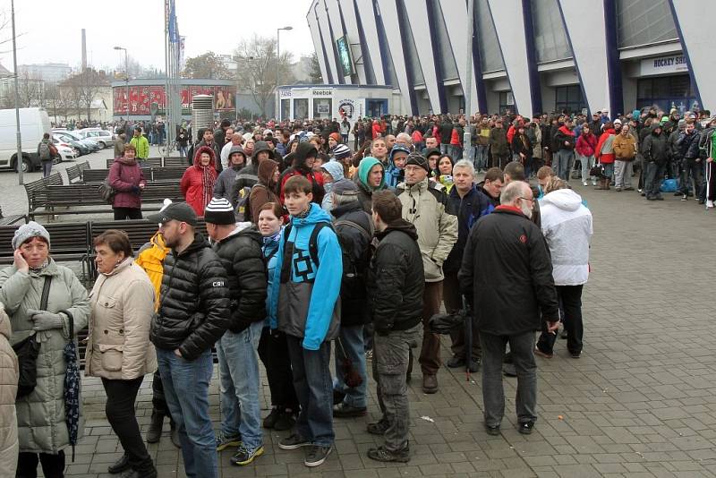 Fronta na lístky na domácí finálové zápasy HC Škoda Plzeň