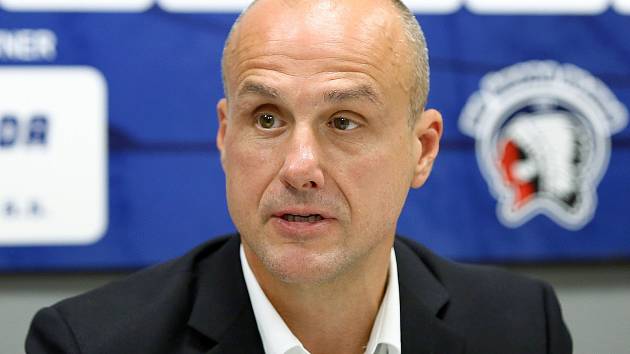 Jako majitel a šéf hokejové Škody Plzeň se Martin Straka chystá na další ročník extraligy.