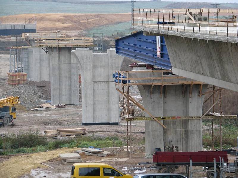 Den otevřených dveří na stavbě mostu třemošenského obchvatu