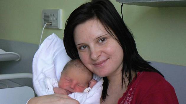 Adélka Urbanová (2,95 kg, 48 cm) se narodila 6. února v 5.30 hod. v Mulačově nemocnici. Je to prvorozená dcera Lucie Hynkové a Václava Urbana ze Žichlic