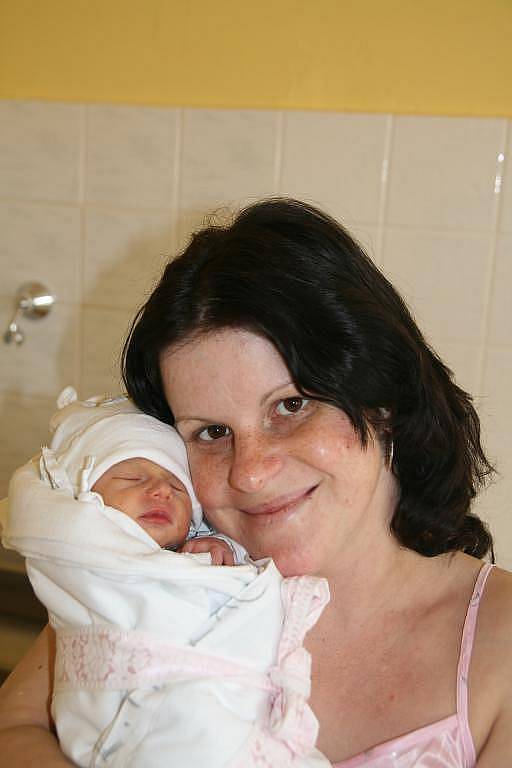 Lucinka Tomanová (1,95 kg, 43 cm), která se narodila 30. ledna v 11.45 hod. v Mulačově nemocnici, je prvorozená dcera Štěpána Tomana a Lenky Fendové z Dolní Bělé
