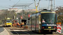 Rekonstrukcí tramvajové trati začala dvouletá rekonstrukce mostu generála Pattona v centru Plzně.