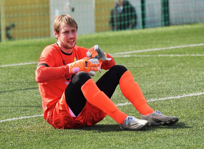 FORTUNA ČFL, skupina A (18. kolo): FC Písek - FK ROBSTAV Přeštice (na snímku fotbalisté v tmavých dresech) 1:1.