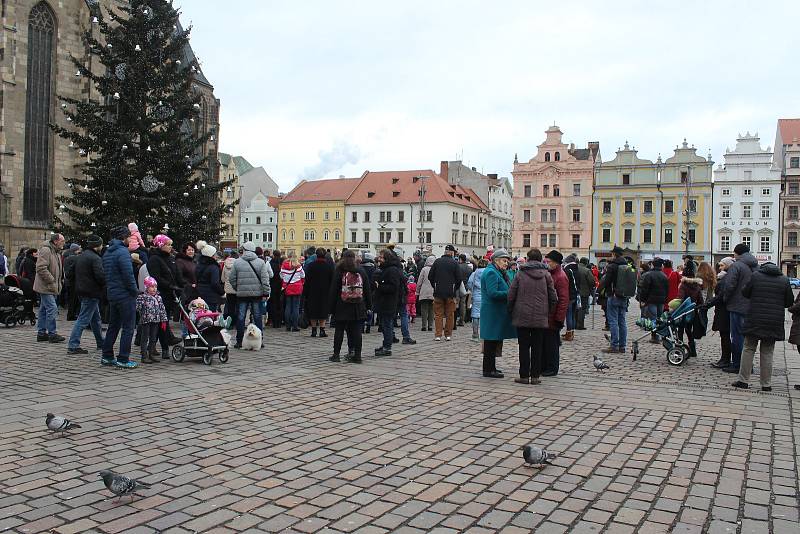 Tříkrálový průvod vyšel v neděli z plzeňského náměstí Republiky