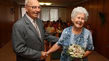 Diamantovou svatbu, čili šedesát let společného života v sobotu na radnici prvního plzeňského obvodu oslavili manželé Václav a Růžena Blažkovi. Brali se přesně 16.července 1949.