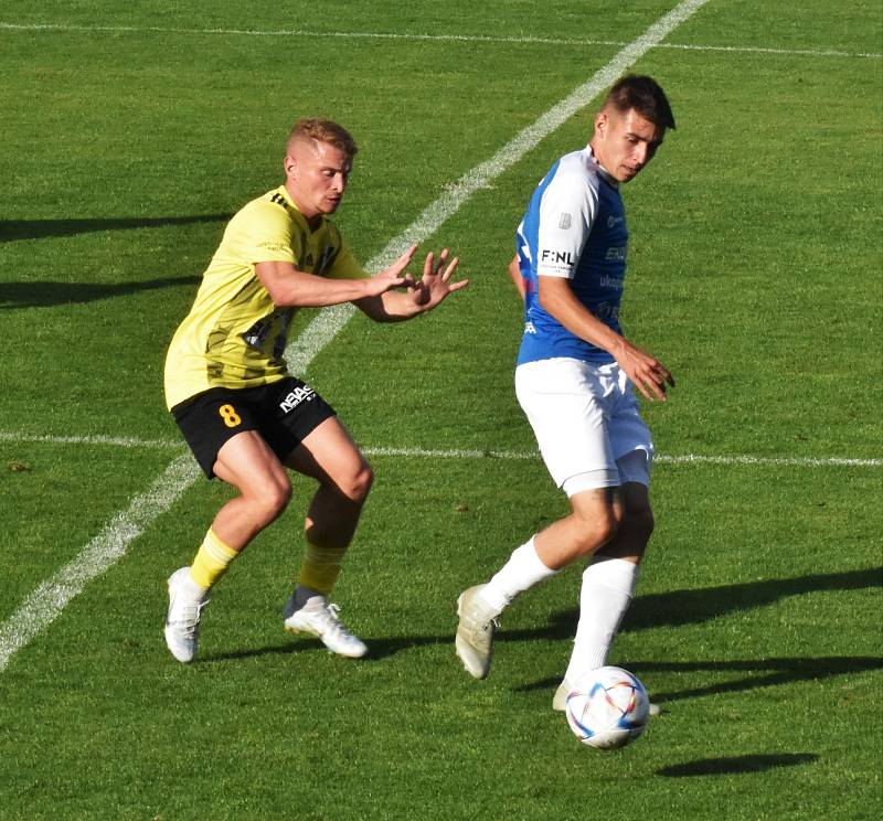 FC SILON Táborsko - FK ROBSTAV Přeštice (žlutí) 2:2.