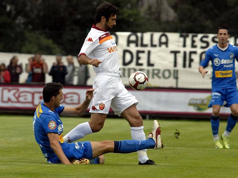 Skvělého výsledku dosáhli v neděli v italském Brunicu fotbalisté Viktorie Plzeň. V přípravném utkání remizovali senzačně 1:1 s AS Řím, jedním z nejlepších a nejslavnějších klubů italské Serie A