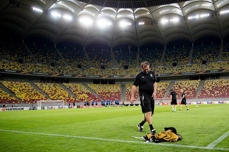 Hráči Viktorie Plzeň na stadionu Arena Nationala v Bukurešti. 