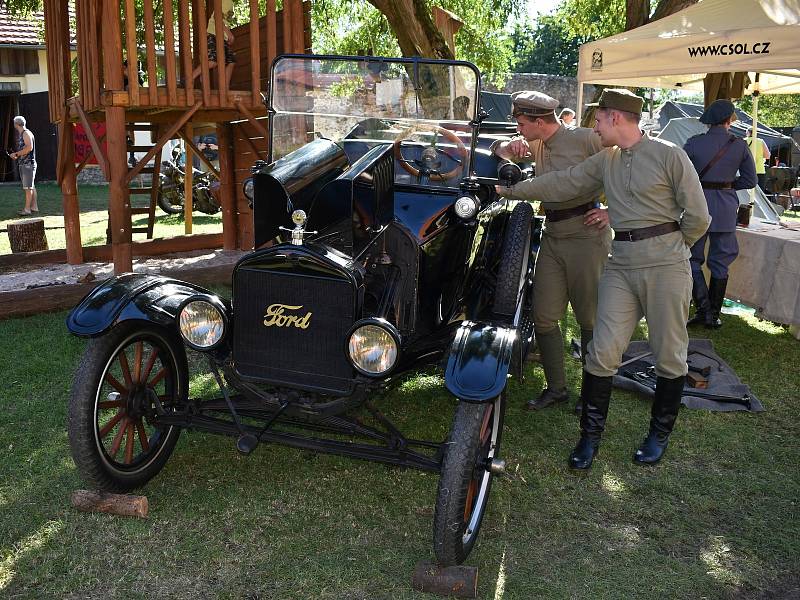 V Myslívě si připomněli návrat vojáků Československé obrněné brigády do vlasti a působení armády Spojených států amerických v západních Čechách.