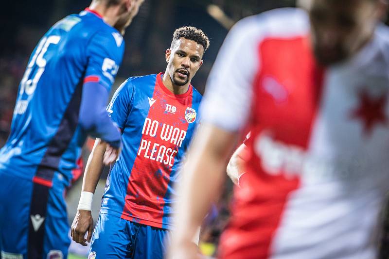 Fotbalisté Viktorie Plzeň remizovali v ligovém šlágru s pražskou Slavií 1:1 před zaplněným hledištěm.