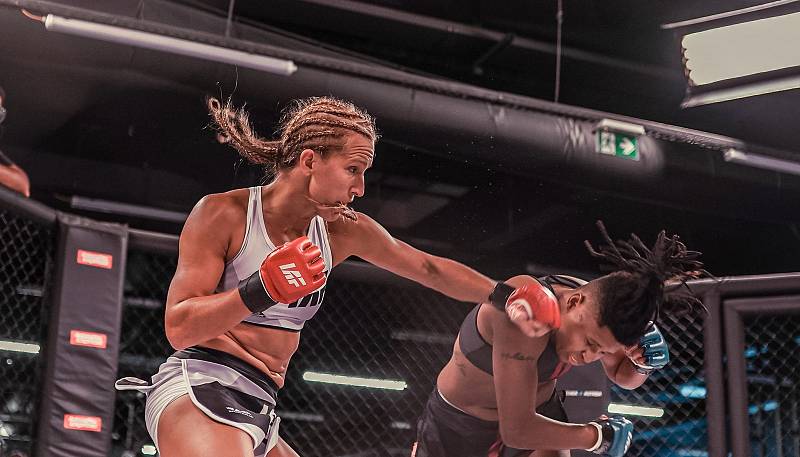 Česká bojovnice MMA Martina Jindrová se na Floridě chystá na první souboj v profesionální organizaci PFL.