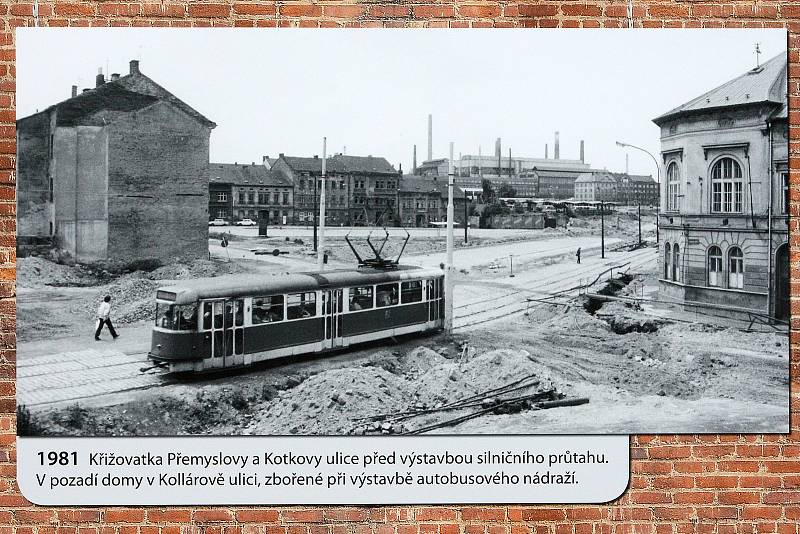 Výstava fotografií Plzeň před rokem 1989 ve Smetanových sadech v Plzni.