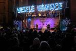 VIDEO: Podívejte se, jak Čechomor rozezpíval plzeňské náměstí