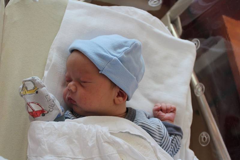 Čeněk Levko z Plzně se rodičům Petře a Milanovi narodil ve FN Lochotín 16. května v 11:37 hodin. Při příchodu na svět vážil 3160 g a měřil 50 cm. Doma se na malého brášku těšil Mikeš (2,5 roku).