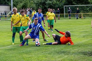 Fotbalový zápas: Sokol Lužany - Škoda Plzeň 2:7.