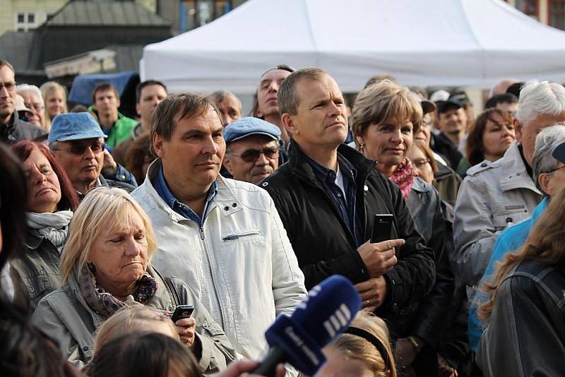 Prezident Miloš Zeman při debatě s občany na náměstí Republiky