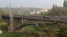 Secesní železobetonový most na Jateční