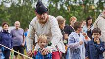 Templářský víkend – třídenní festival na loukách kolem sv. Jiří v plzeňské Doubravce nabídl divákům rekonstrukci bitvy o Akkon a mnoho ukázek šermu, výstroje, výzbroje a života rytířů na bojových taženích i z jiných období než z přelomu 13. a 14. století