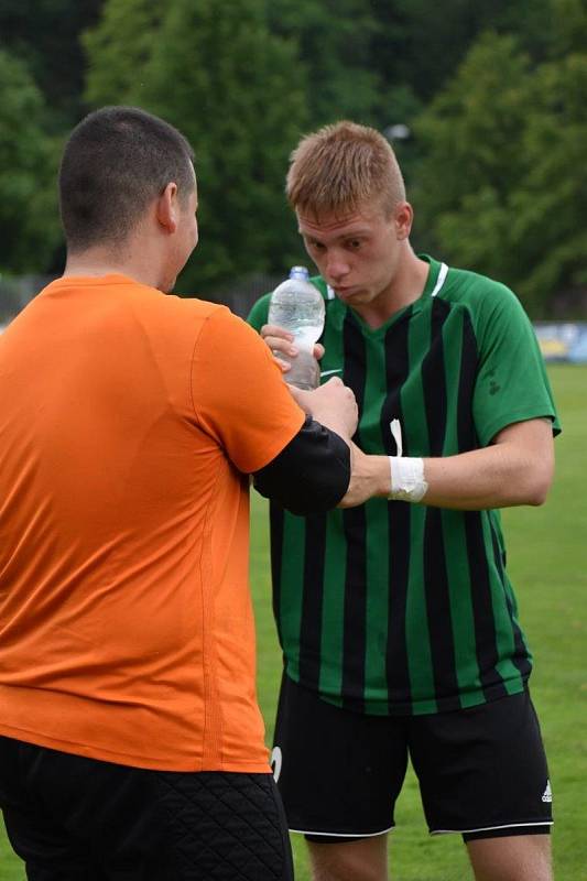 28. kolo I. A třídy: FC Rokycany B (zelení) - Slavoj Mýto B 5:2.