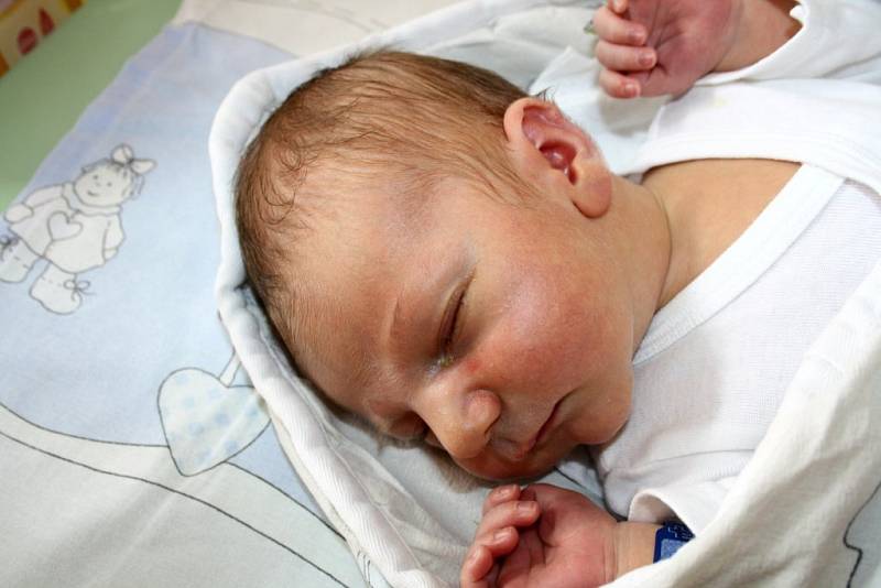 Jakub Hanzlík (3,86 kg, 53 cm) se narodil 9. července ve 23:32 v porodnici v Rokycanech. Manželé Kateřina a Martin ze Starého Plzence věděli dopředu, že jejich první dítě bude chlapeček. 
