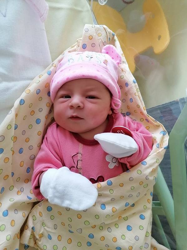 Tereza Fráňová (3880 g, 51 cm) se narodila 22. prosince 2021 v 17:11 hodin v Mulačově nemocnici v Plzni. Maminka Martina a tatínek Miroslav z Kamenného Újezdu u Nýřan přivítali prvorozenou dceru společně.
