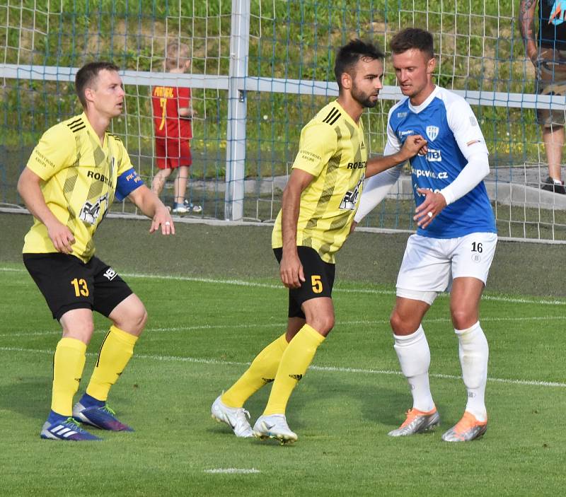 FC SILON Táborsko - FK ROBSTAV Přeštice (žlutí) 2:2.