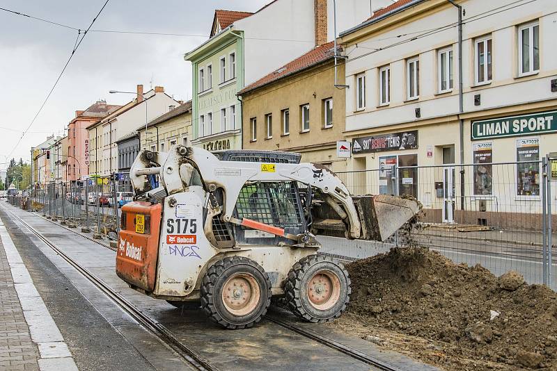 Stavební práce na Slovanské třídě v Plzni