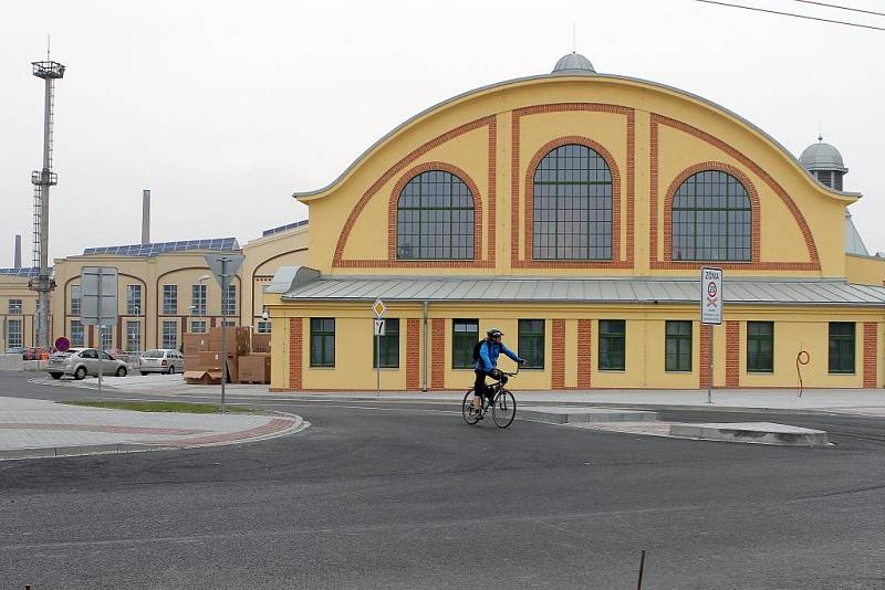 Novinky u páté škodovácké brány - vrátnice se posunula o několik desítek metrů více do areálu