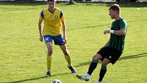 13. kolo FORTUNA divize A: SK SENCO Doubravka (na snímku fotbalisté ve žlutých dresech) - FC Rokycany 4:0 (3:0).