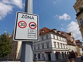 Kromě historického centra Plzně vznikají zóny s omezenou rychlostí  především v rezidenčních oblastech