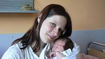 Anička Hohlová (3,35 kg, 50 cm) je druhorozená dcera Lenky Bretschneiderové a Karla Hohly z Újezdu u Manětína. Narodila se 6. ledna v 16:15 hod. v Mulačově nemocnici a moc se na ni těšila skoro čtyřletá Sárinka