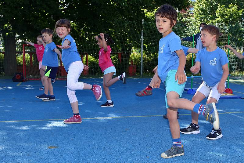 Sportovní hry mateřských škol v 78. MŠ v Sokolovské ulici na Lochotíně.