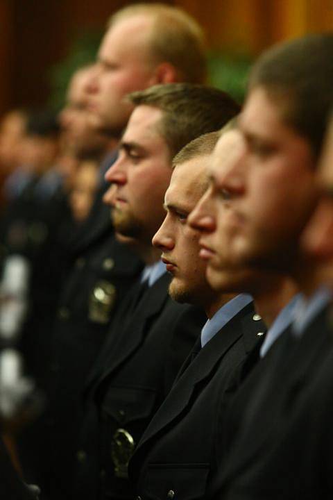 Téměř stovka policistů složila policejní slib.