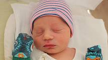 Matěj Kinzl se narodil 29. října v 5:44 v plzeňské Fakultní nemocnici na Lochotíně mamince Lucii a tatínkovi Michalovi. Po narození vážil jejich prvorozený chlapeček 3380 gramů a měřil 52 centimetrů.