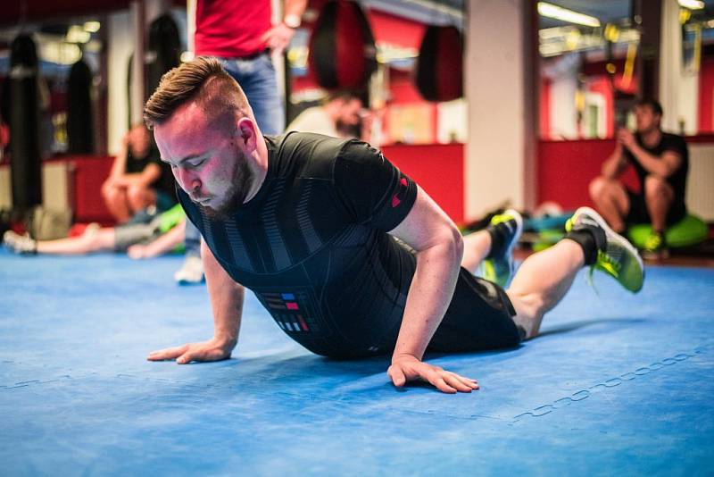 Fotoreportér Deníku Milan Říský při fyzických testech Městské policie Plzeň