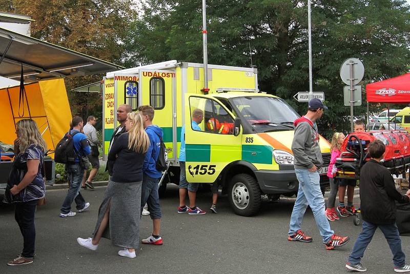 Den otevřených dveří na hlavním výjezdovém stanovišti ZZS PK na Klatovské třídě v Plzni.