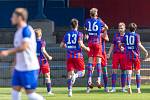 Záloha fotbalové Viktorie Plzeň (na archivním snímku hráči v červenomodrých dresech) porazila v generálce na třetiligové jaro SK Zápy 1:0.