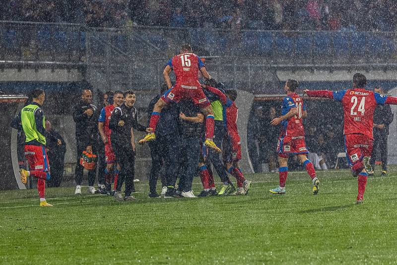 9. kolo FORTUNA:LIGY: FC Viktoria Plzeň - SK Slavia Praha 3:0 (2:0).