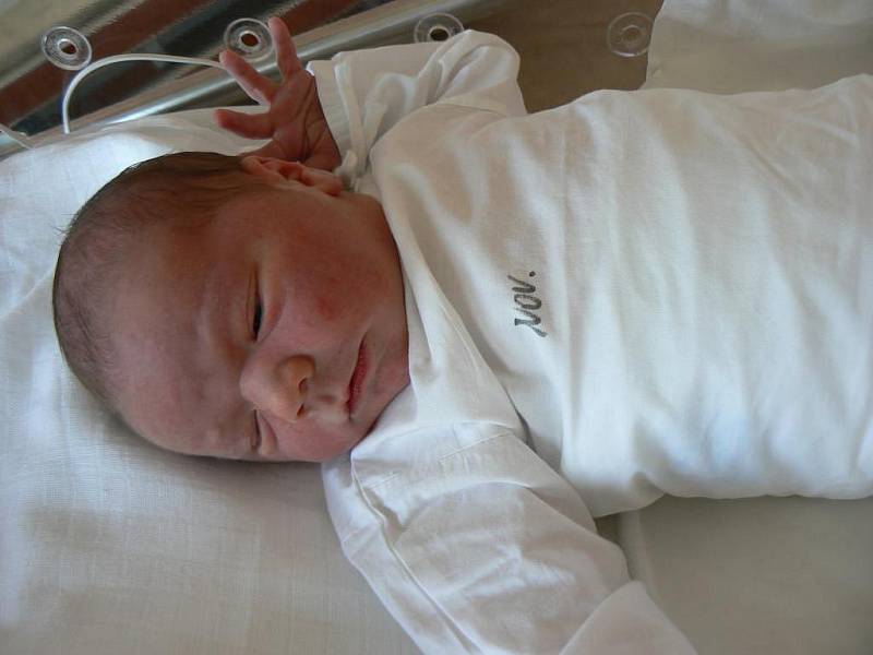 Ke dvouleté Terezce přibyl Kateřině a Janu Havlíkovým ze Zahrádky chlapeček Jan. Honzík (4 kg, 50 cm) přišel na svět 24. 7. v 9:10 hod. ve FN v Plzni