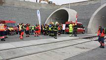 Cvičení záchranných složek v železničním tunelu u Ejpovic