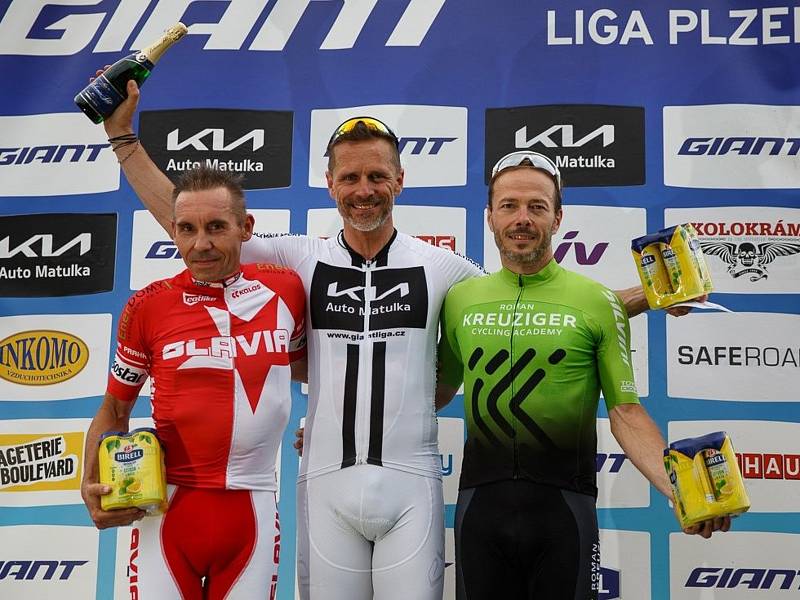Nejlepší závodníci kategorie Masters (zleva): Karel Kopr, Petr Ruman a Libor Fair.